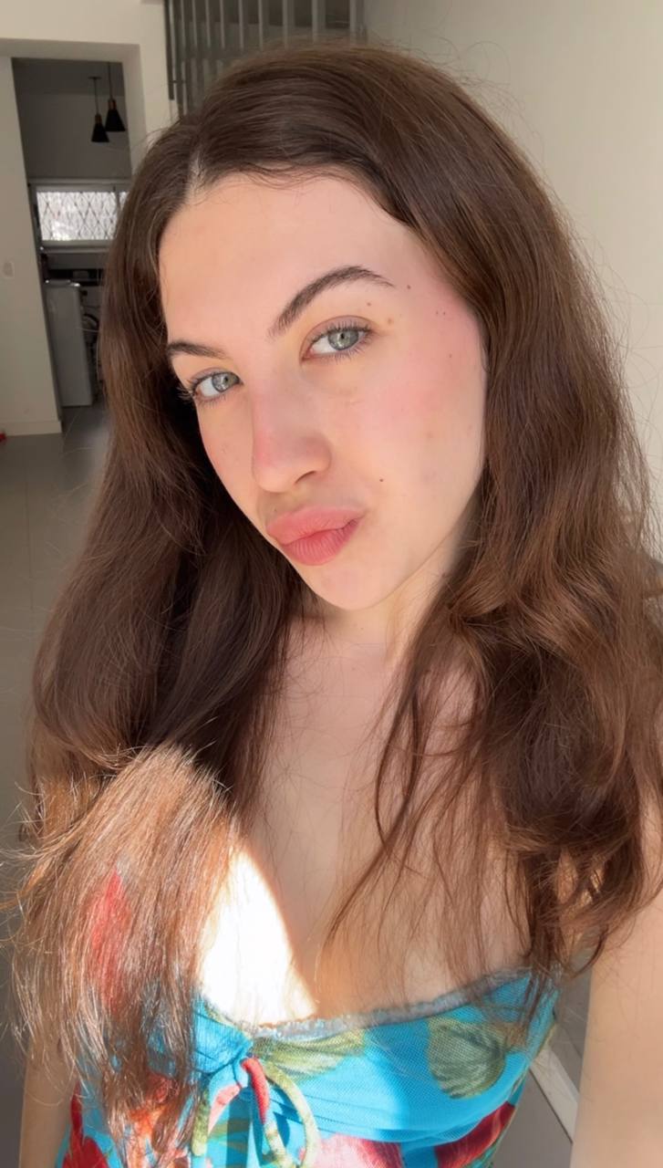 Nude girl Amber in Dingzhou