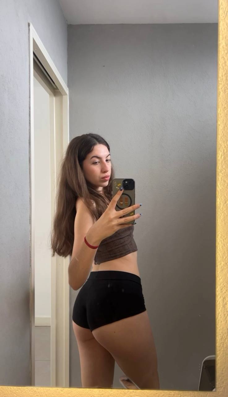 Amber in her underwear in Dingzhou