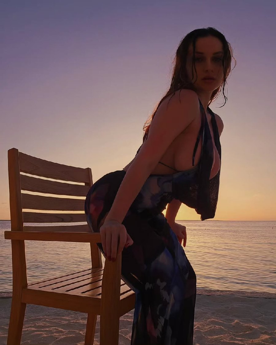 Sexy girl Miranda Faith nude in Dingzhou