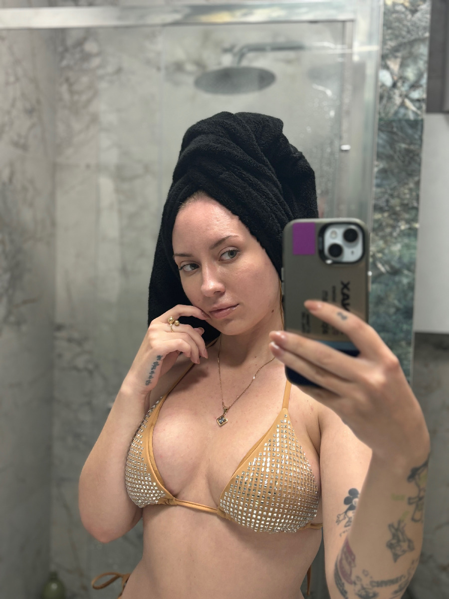 Nude girl KateV in Dingzhou