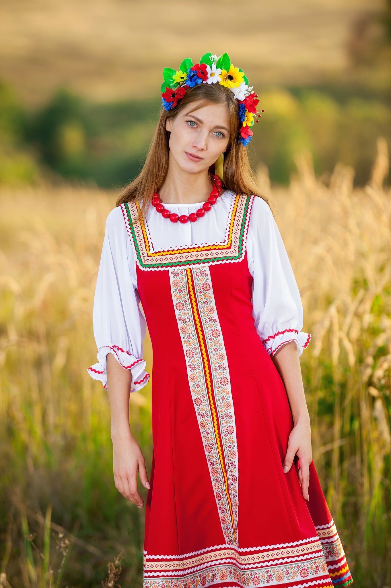 Women in Slavic costumes in Dingzhou